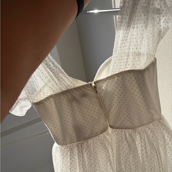 Elegant Off-Shoulder White Dress - Picture 4 of 8